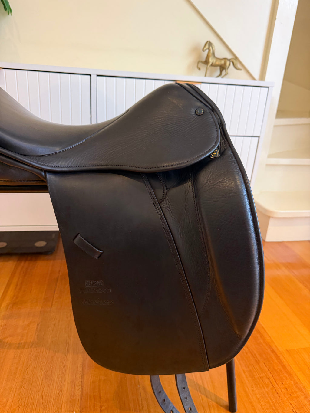 Stubben Maestoso Dressage 17"
