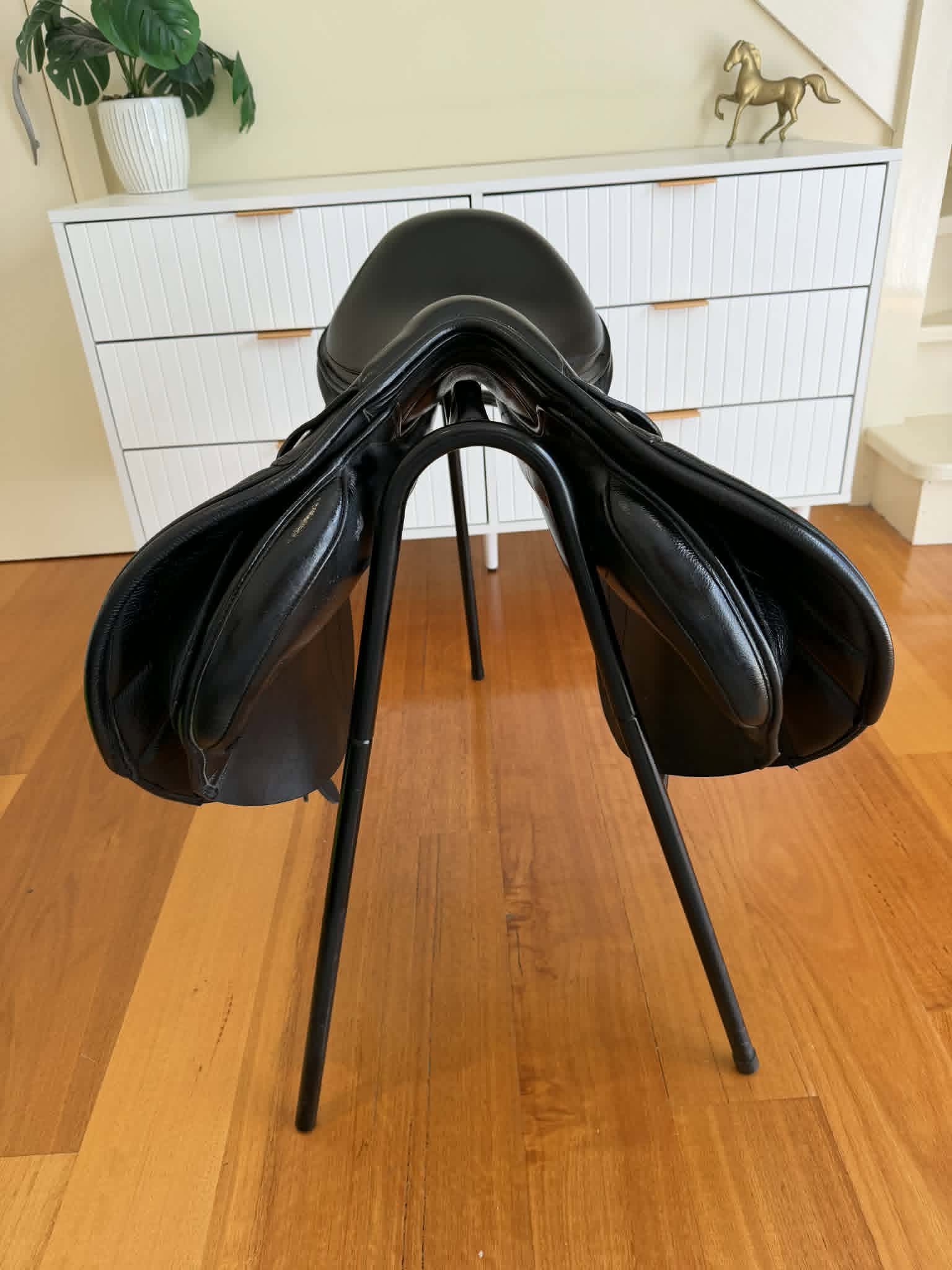 Kent & Masters S Series Jump Saddle