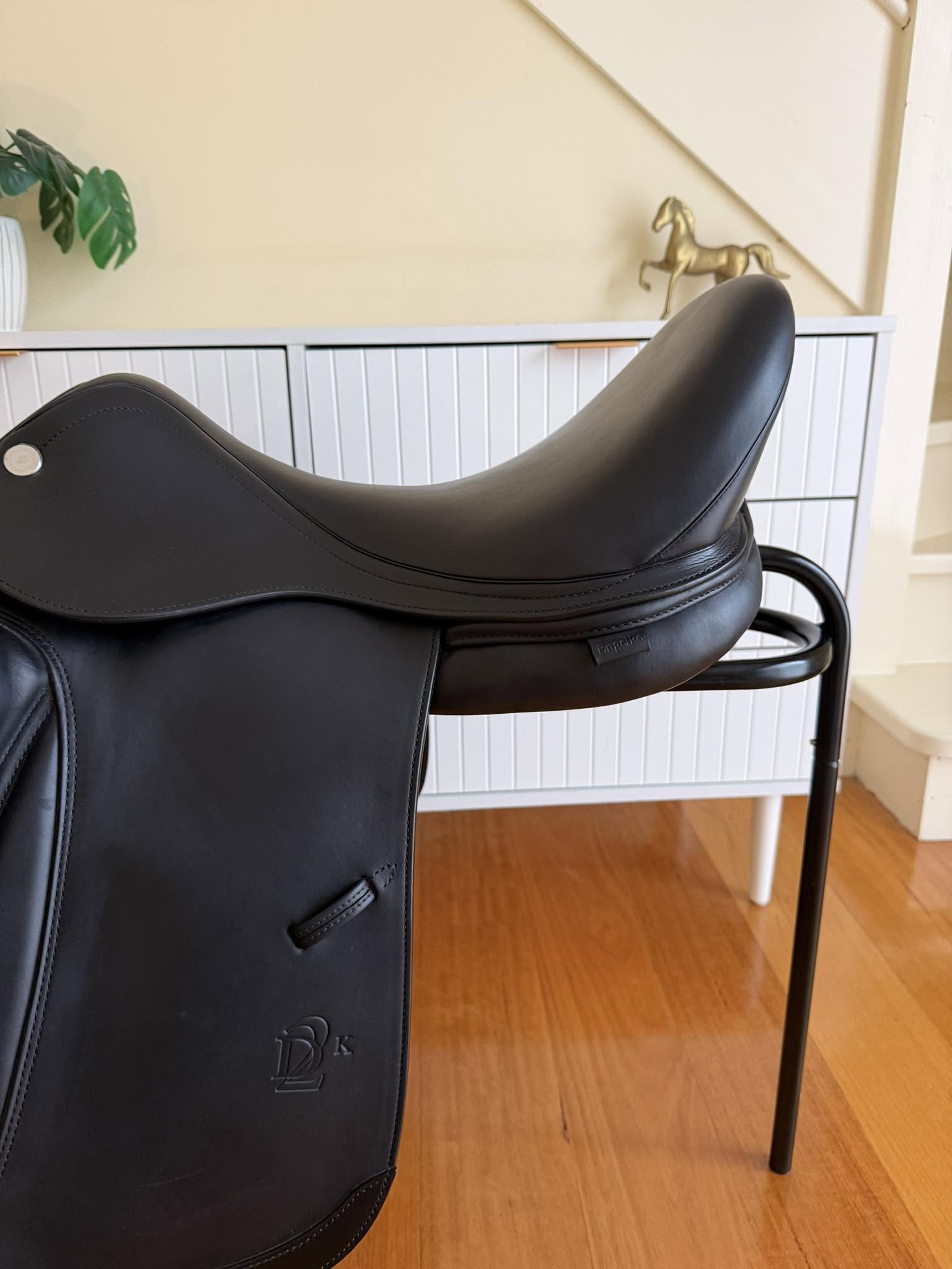 Prestige X-D2 K Dressage 18" 2023