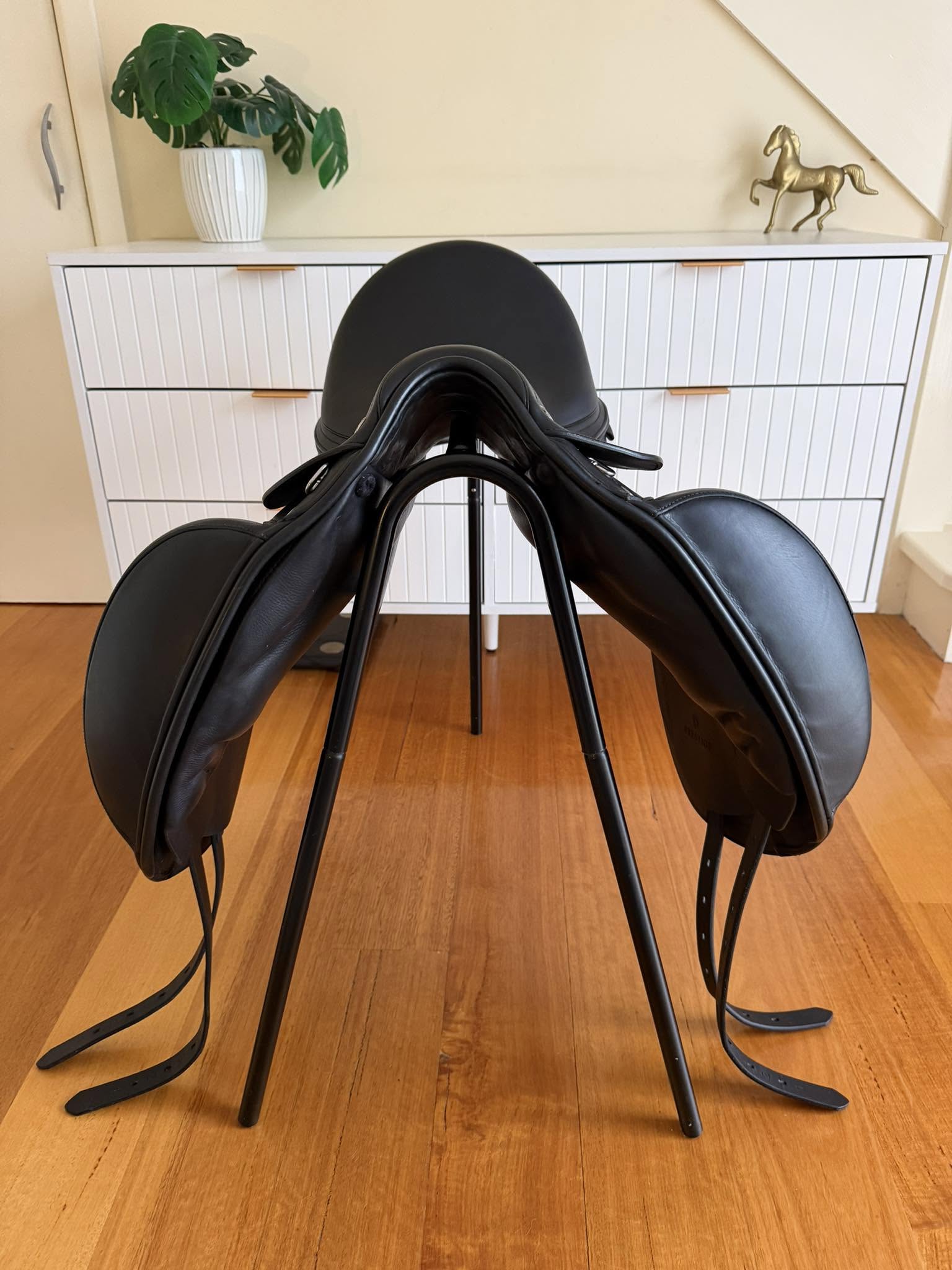 Prestige X-D2 K Dressage 18" 2023