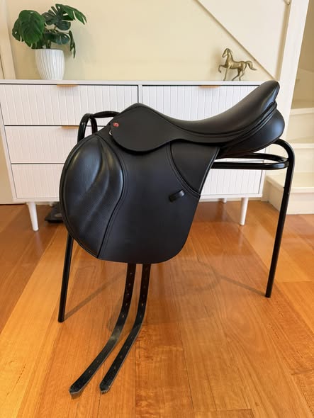 Thorowgood T8 MJJ Jump 17.5" 2020