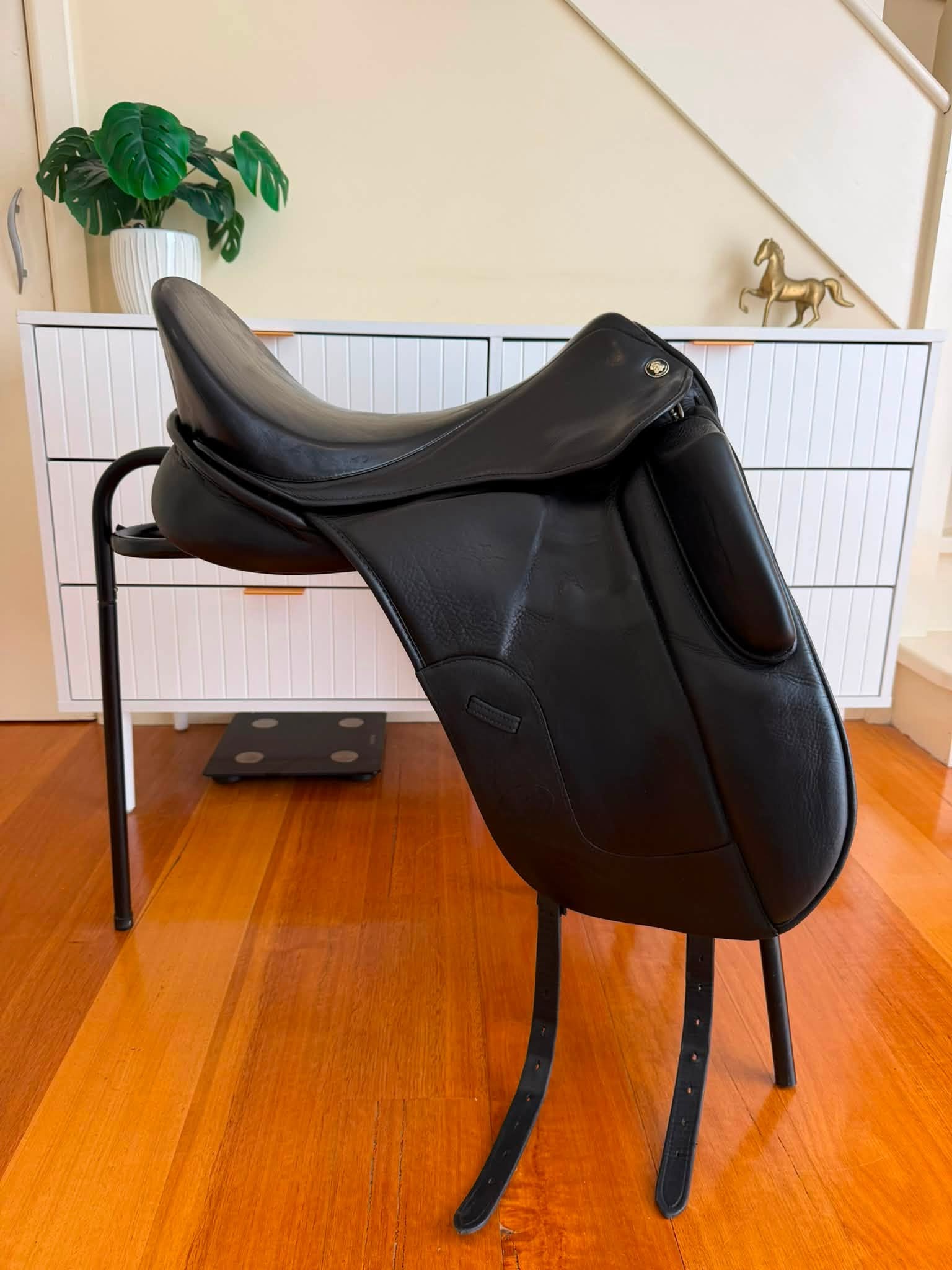 Hennig MFT Dressage 17.5" 2018