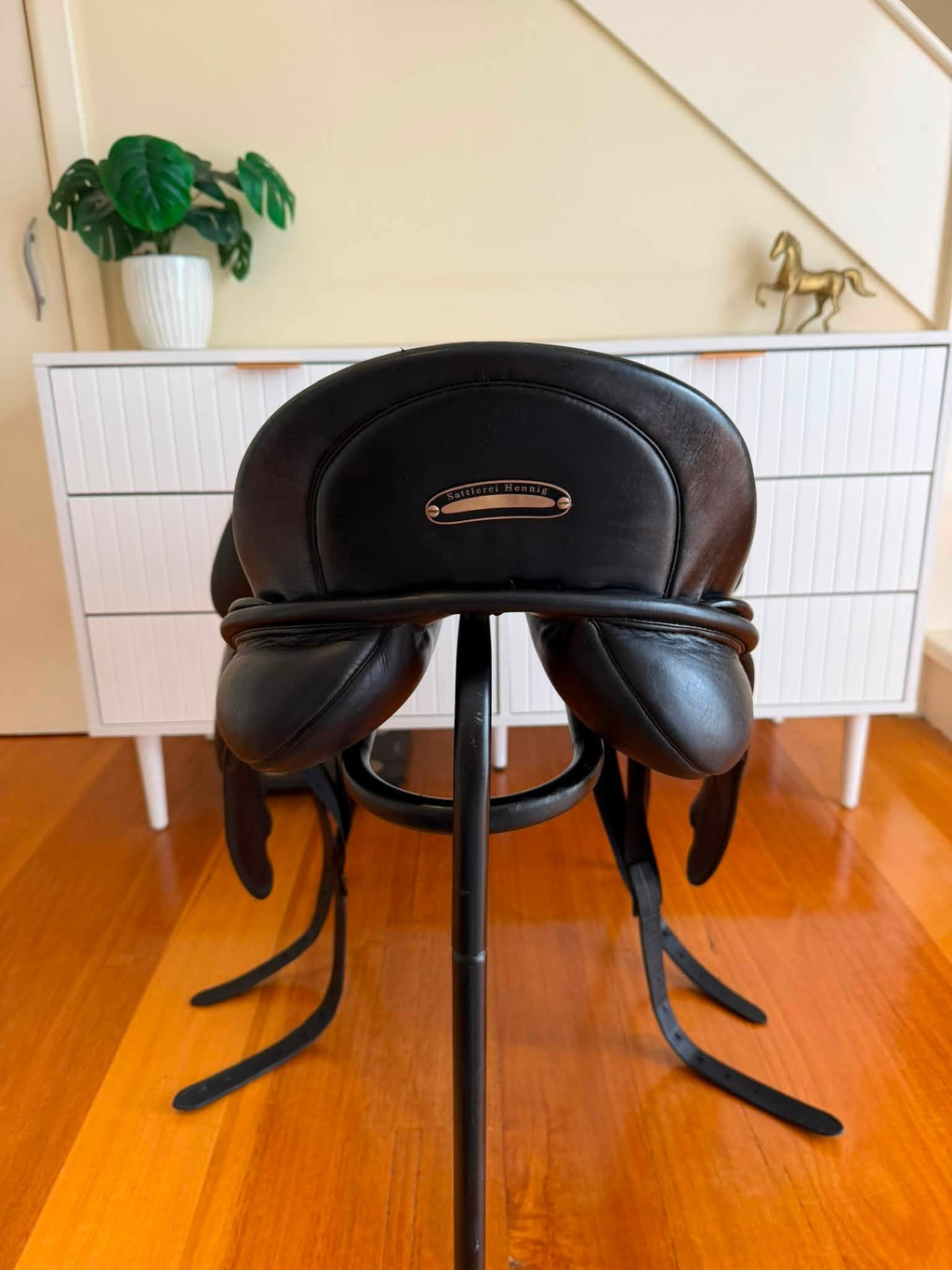 Hennig MFT Dressage 17.5" 2018