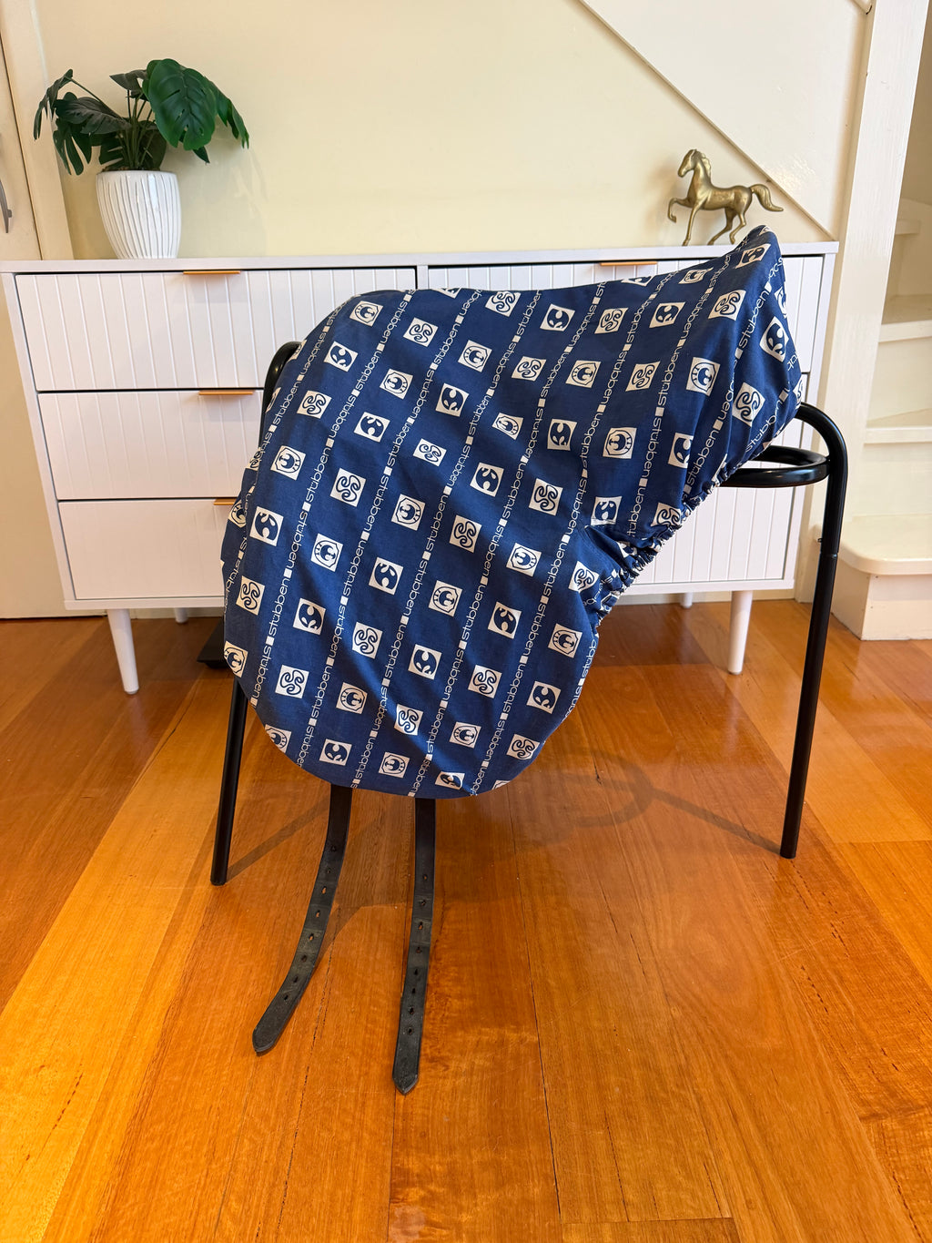 Stubben Maestoso Dressage 17"