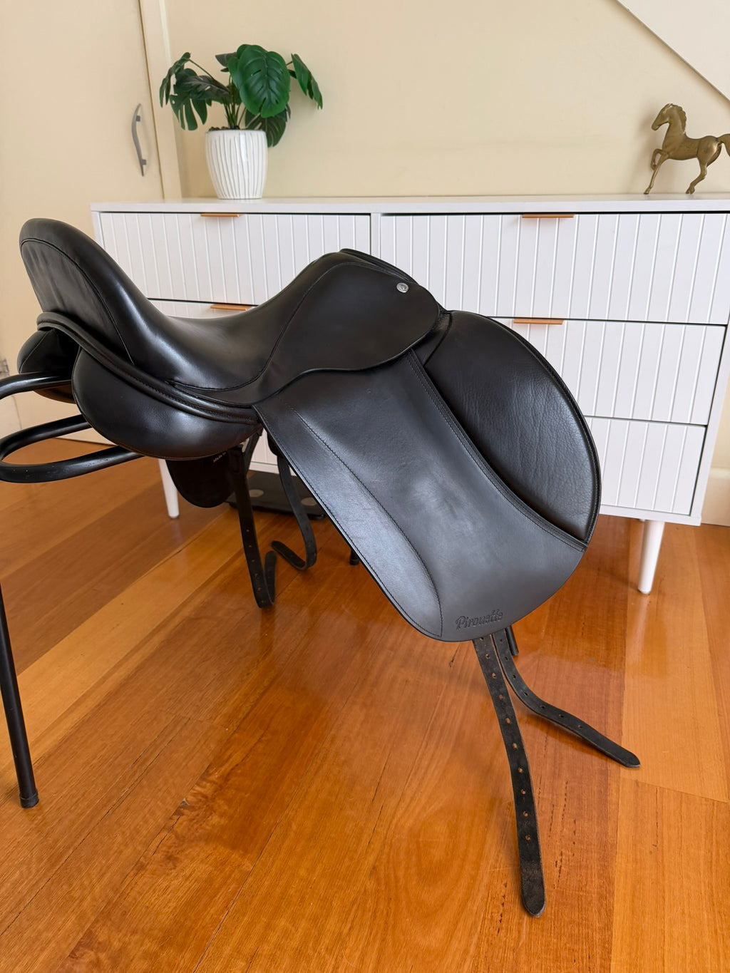 Frank Baines Monoflap Pirouette